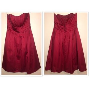 ⭐️DAVID’S BRIDAL RED STRAPLESS FORMAL DRESS SZ 4